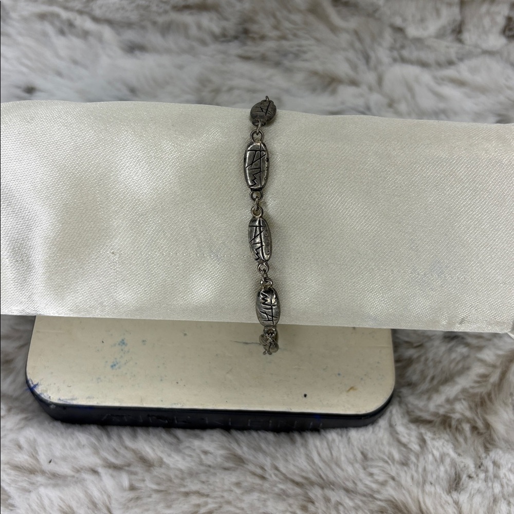 Silver Tone Bracelet with Toggle clasp